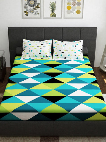 https://cdn.shopify.com/s/files/1/1857/6931/products/b3b8cc61-b7bf-4b78-8fcd-40704d11c1b41685085541967-Storyhome-Ventura-Teal--Black-Geometric-152-TC-Cotton-Queen--2.jpg?v=1703164083